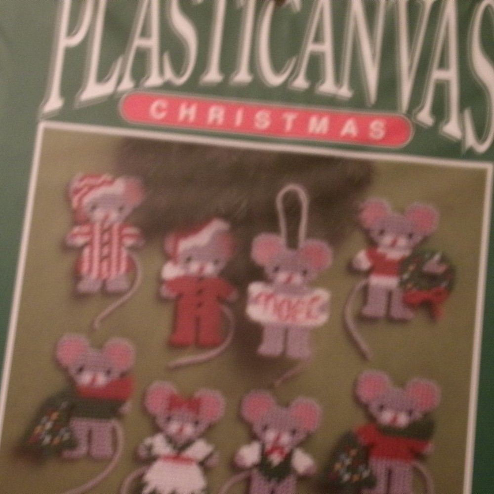 1991 never opened bernat plastic canvas kit.